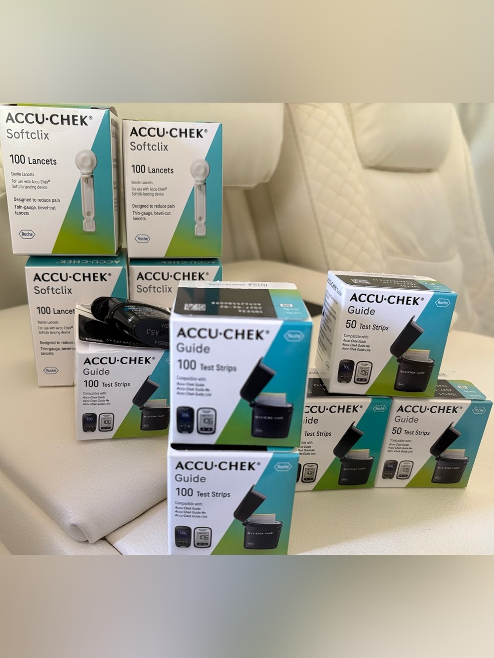 400 Accu-Chek Guide Test Stips and 400 SoftClix Lancets Lot NEW 2027